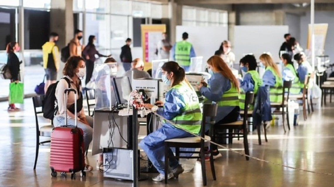 Cambios en el operativo de testeos al ingresar a la Ciudad: ahora habrá que sacar turno