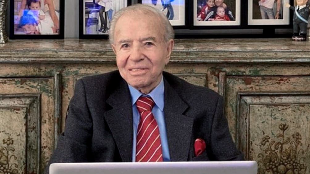 Carlos Menem sigue internado por una infección urinaria y le suministran antibióticos
