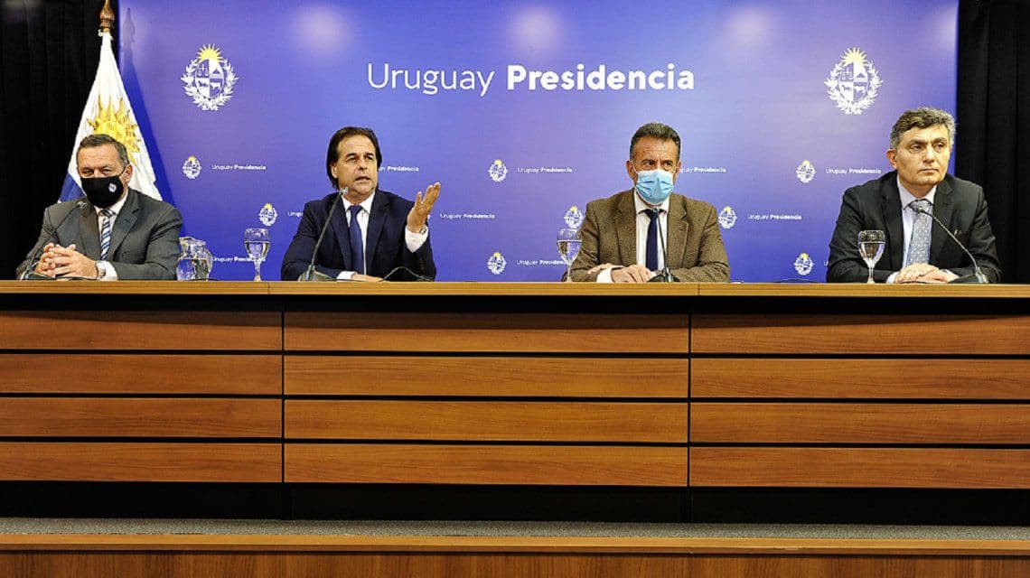 Uruguay cierra sus fronteras por el avance del coronavirus