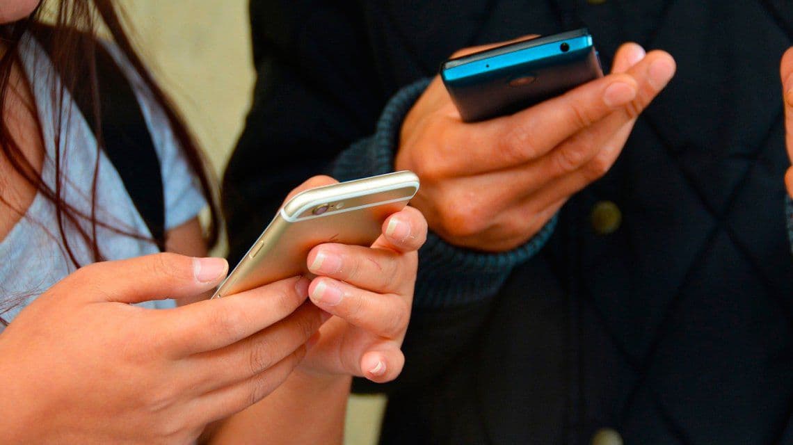 Boletín Oficial: quiénes podrán acceder a la PBU de celular, TV por cable e internet