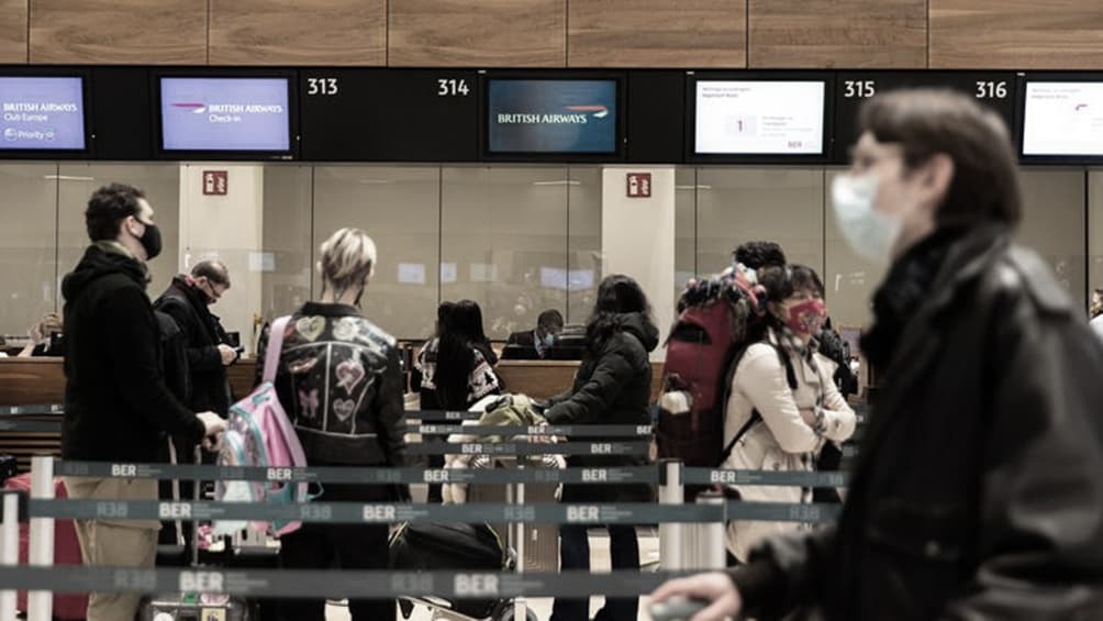 Reino Unido y Francia mantendrán abierta la frontera en Navidad tras cierre por coronavirus