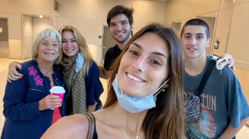 La televisión de Estados Unidos criticó a los argentinos que se vacunan en Miami