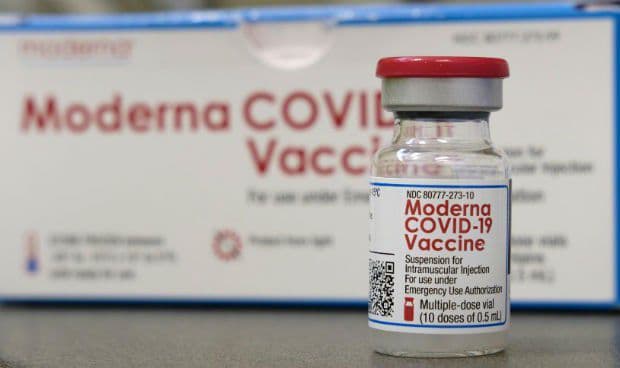 Moderna aseguró que su vacuna brinda al menos un año de inmunidad contra el covid-19