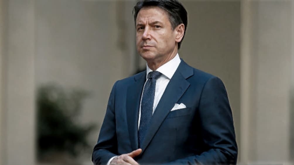 Tras renunciar, Conte apura un grupo de centro que lo apoye para un nuevo mandato