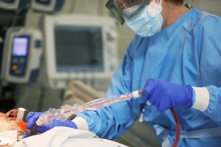 Un nuevo tratamiento contra COVID-19 grave en Israel logra un 95% de efectividad en pacientes