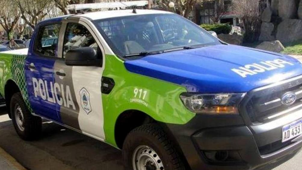 Un joven de 16 años baleado y otro de 15 detenido tras intentar asaltar a un policía