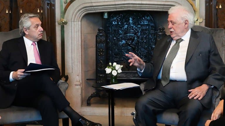 Una encuesta reveló desconfianza en relación al plan de vacunación del gobierno