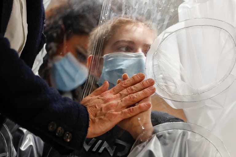 Un síndrome ligado al COVID-19 en niños está creciendo, y los casos cada vez son más severos