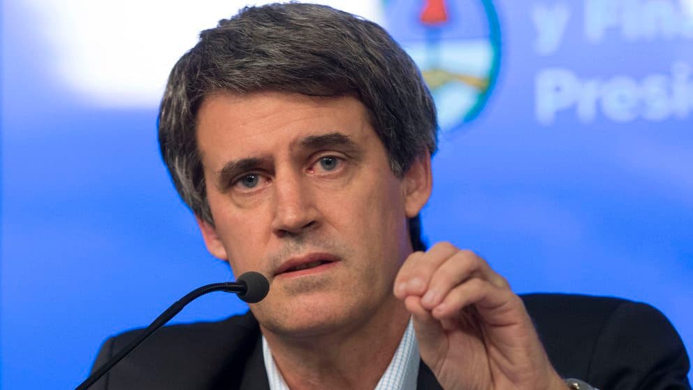 La respuesta de Alfonso Prat Gay a Cristina Kirchner: “Si buscan a quienes fugaron los dólares durante el gobierno anterior, empiecen por su jefa”