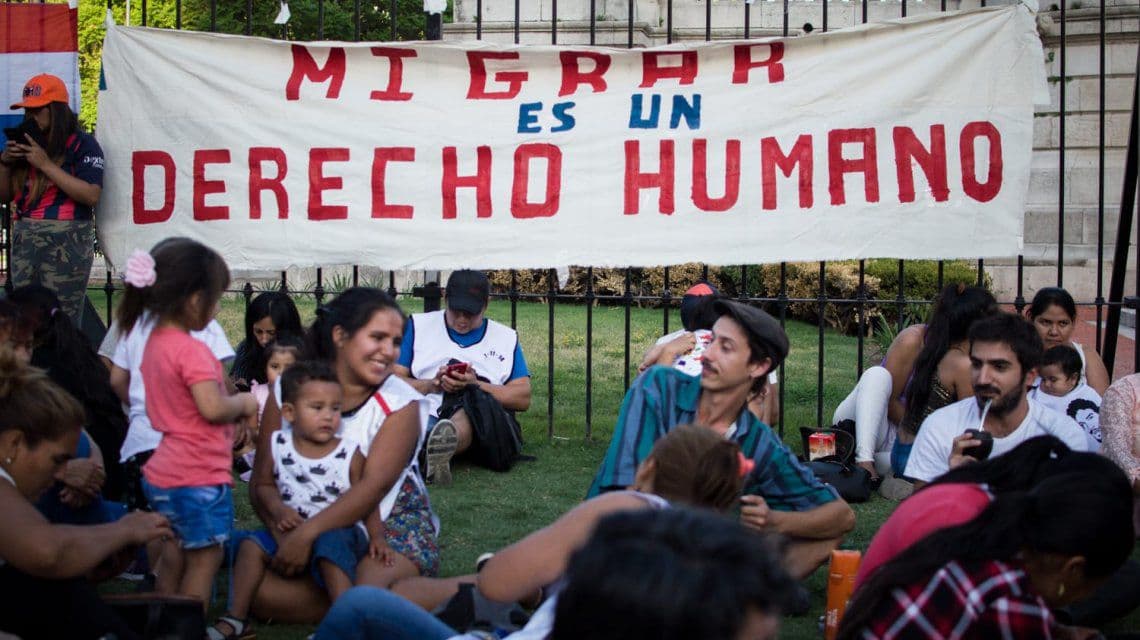 Boletín Oficial: el Gobierno anuló un decreto de Macri sobre política migratoria por ser «irreconciliable con los derechos humanos»
