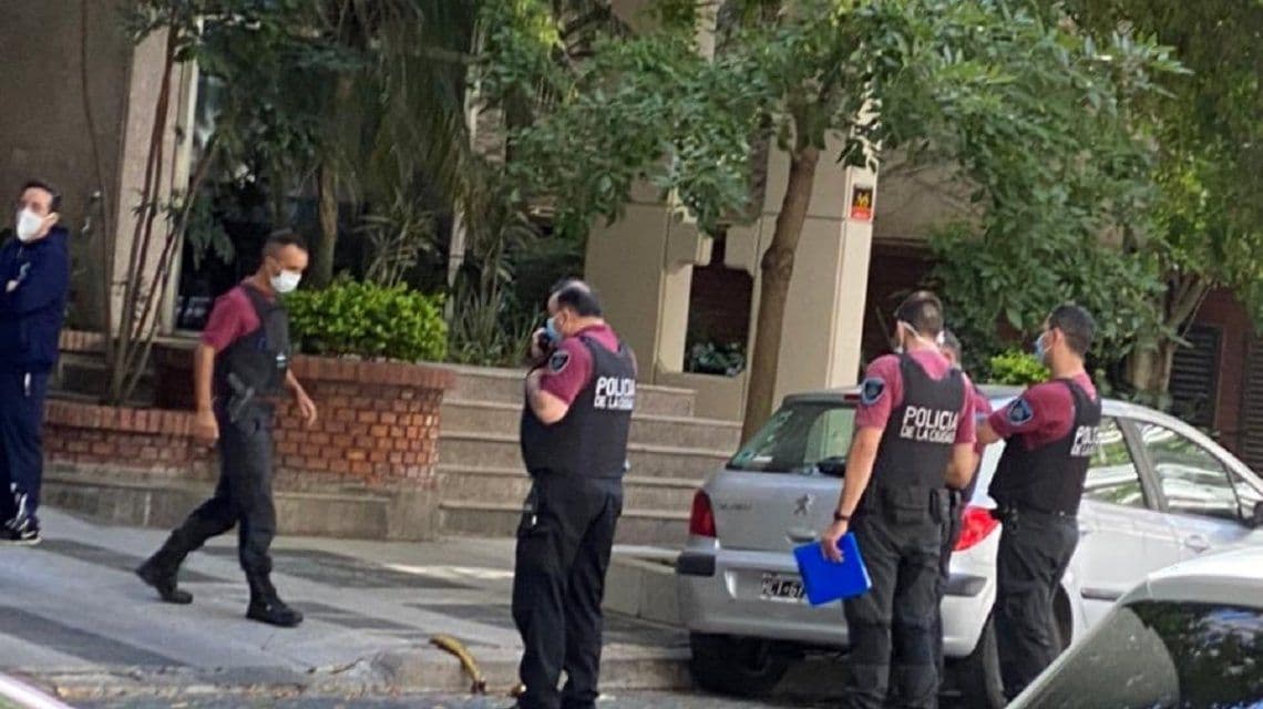 Belgrano: balearon en la cara a un abogado en un confuso episodio y se salvó de milagro