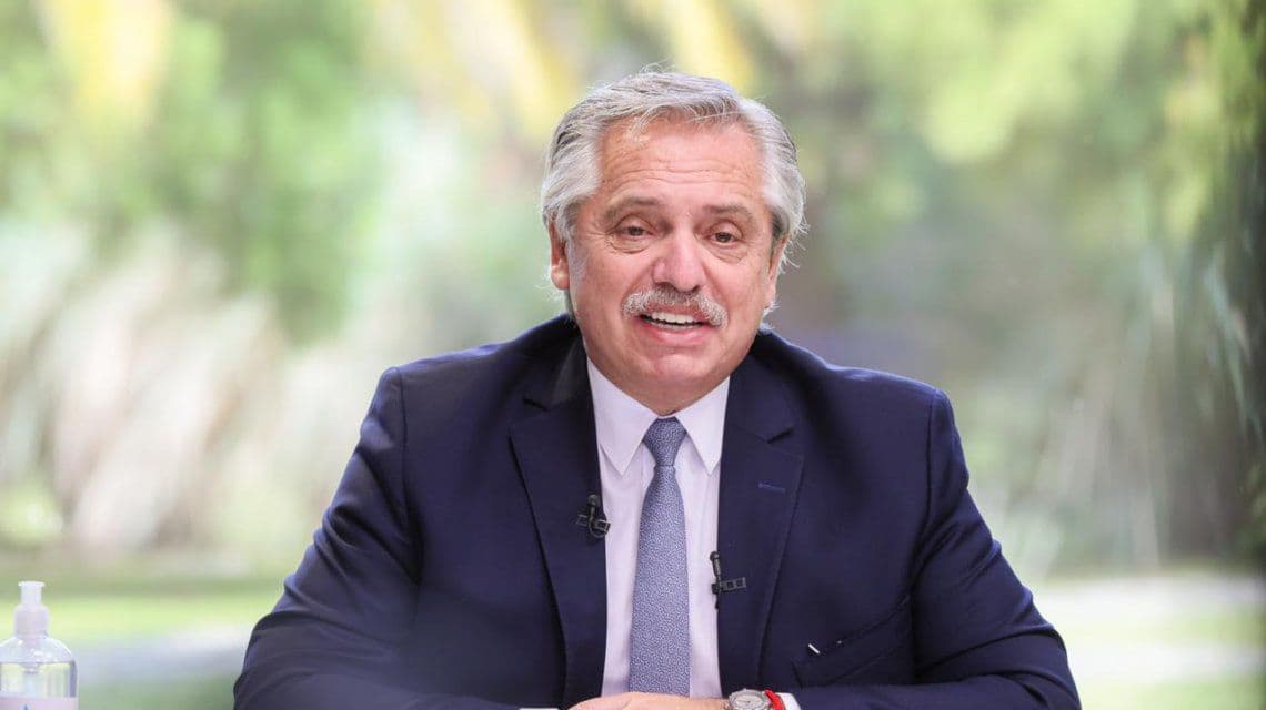 Alberto Fernández pidió a los argentinos que intenten evitar los viajes al exterior