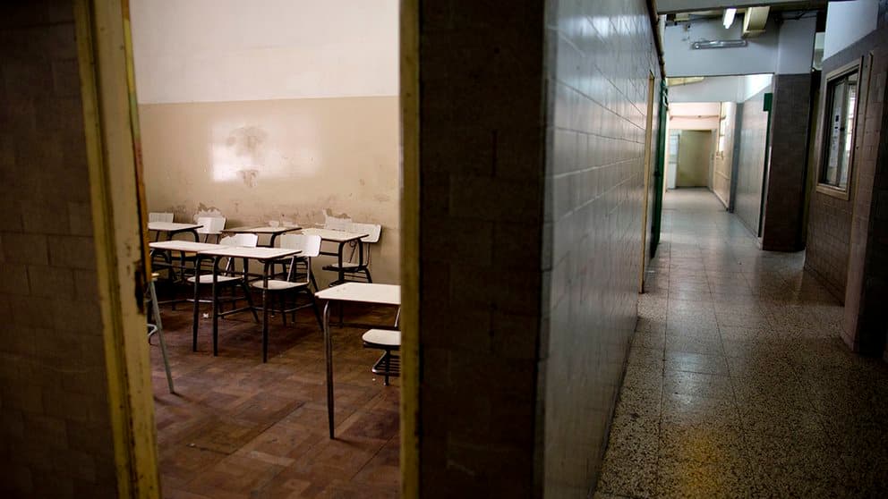 Denuncian que cientos de escuelas bonaerenses siguen cerradas pese al reinicio del ciclo lectivo
