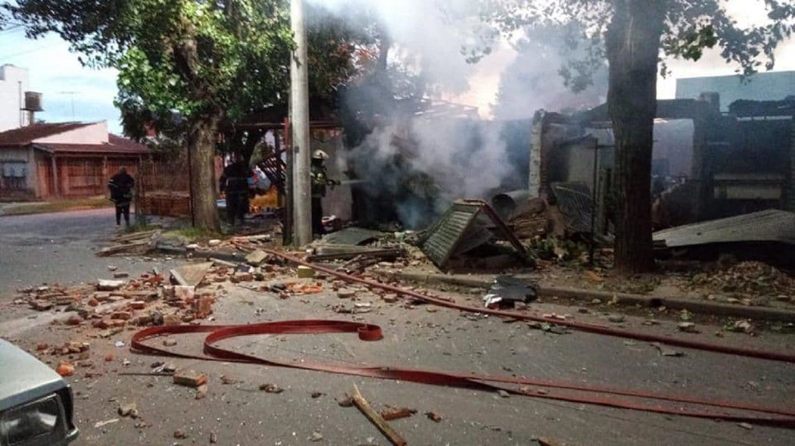 Trágica discusión vecinal: hizo explotar garrafas dándole hachazos