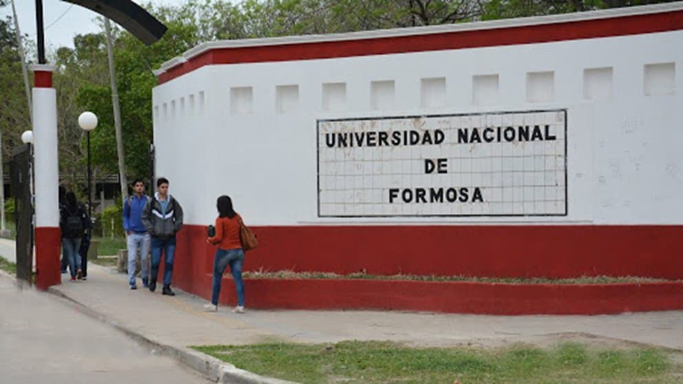 Un sospechoso milagro académico: aprobó 8 finales en solo dos semanas y la Justicia lo investiga junto a los profesores
