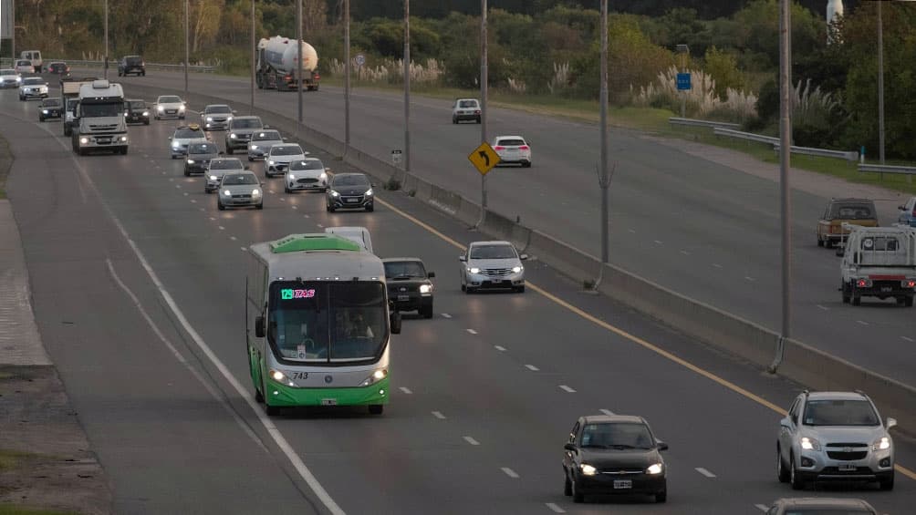Semana Santa: 2.100 autos por hora circulan por la Autovía 2 rumbo a la costa atlántica