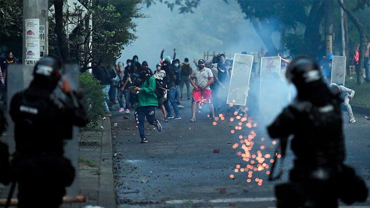 Crece la tensión en Colombia: hay más de 20 muertos y siguen los incidentes