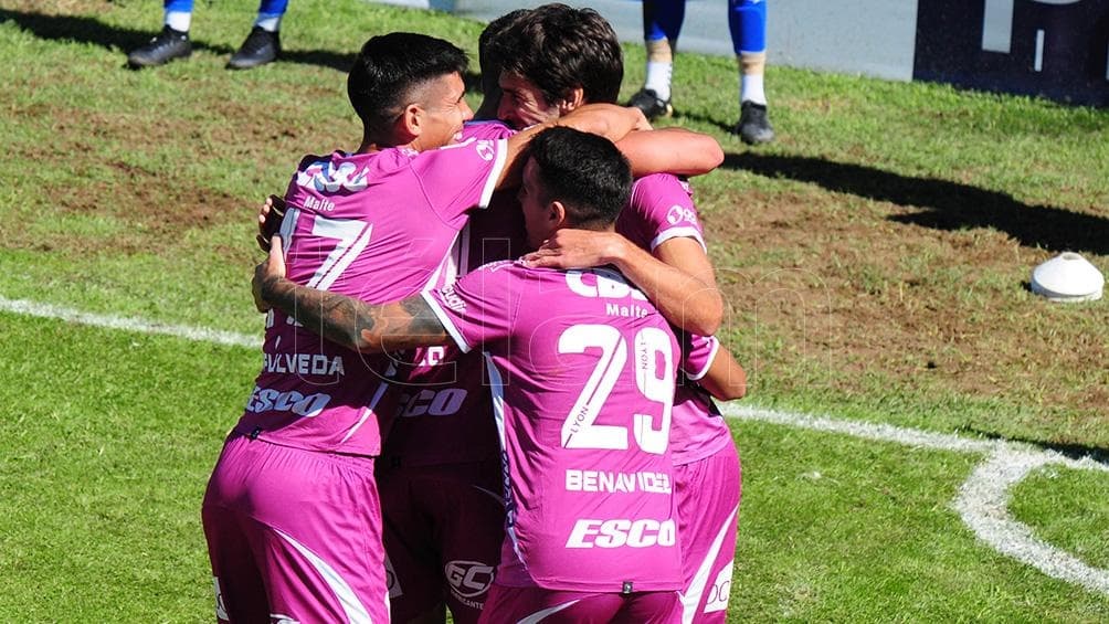 Arsenal recibe a Wilstermann de Bolivia, en busca de su primer triunfo