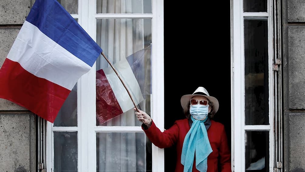 Francia liberará restricciones con un ojo puesto en las presidenciales de 2022