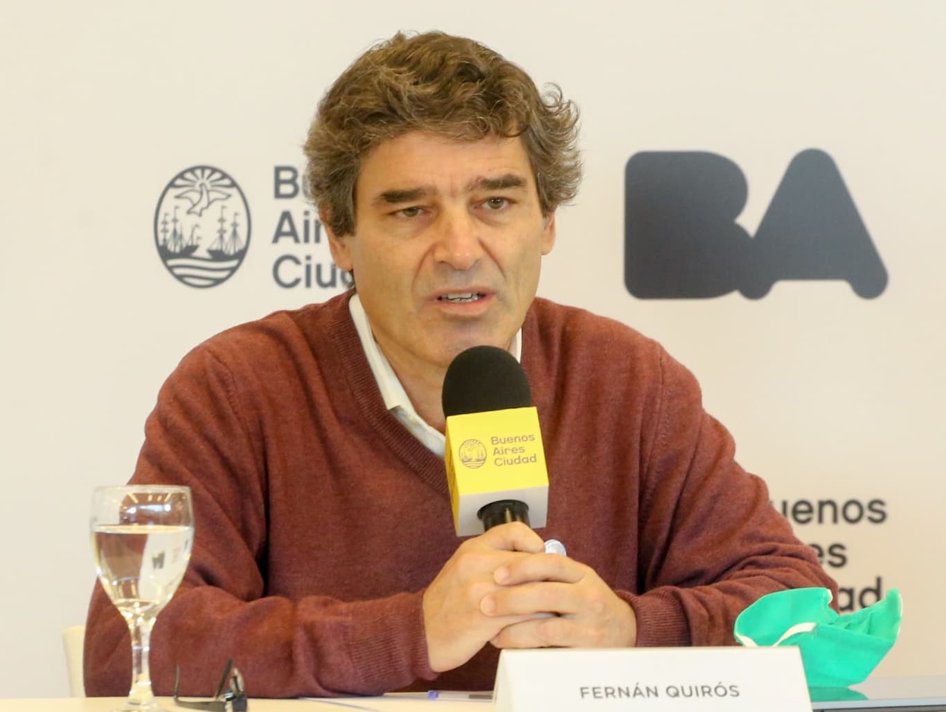 Fernán Quirós afirmó que seguirán las clases presenciales en la Ciudad