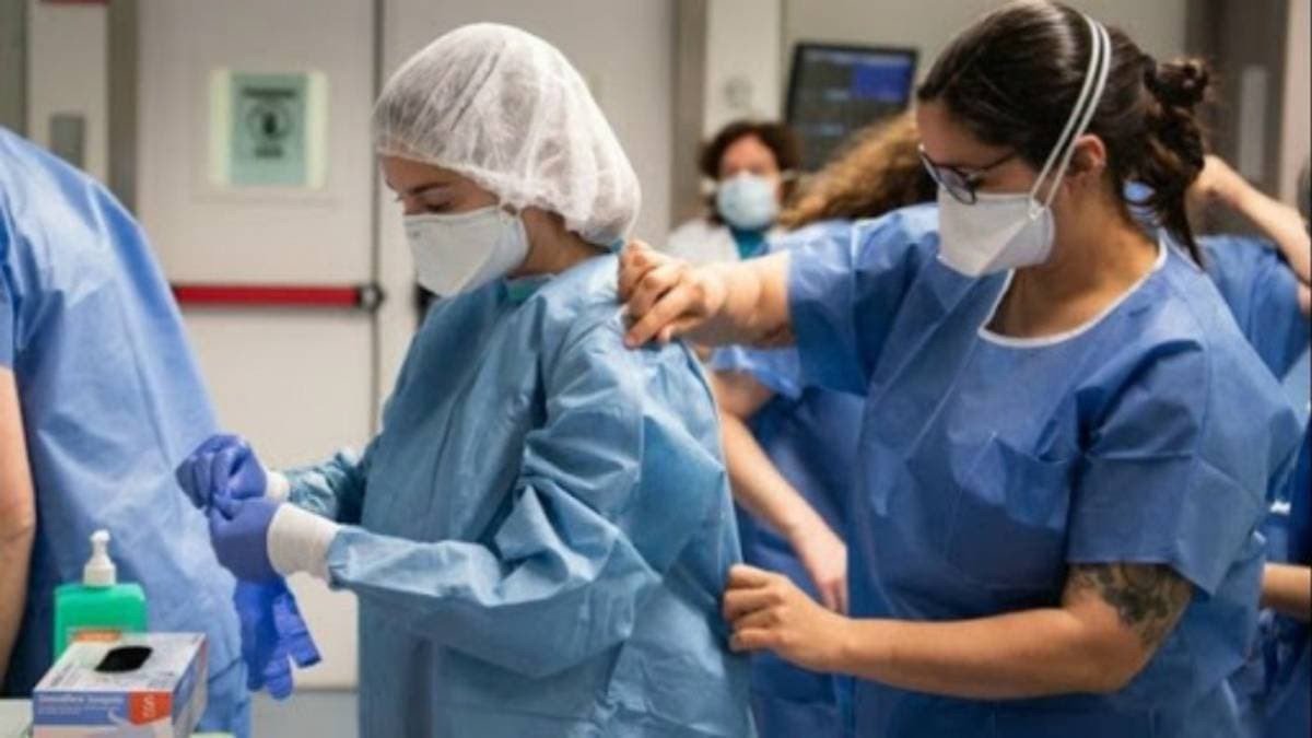 Oficializan un estímulo para el personal de salud de $6.500 por tres meses