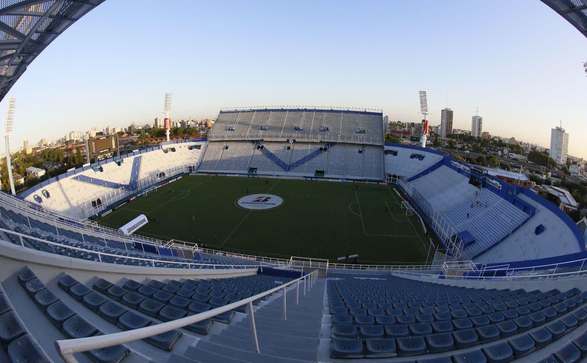 La AFA suspendió todas las competencias del fútbol local hasta el 30 de mayo
