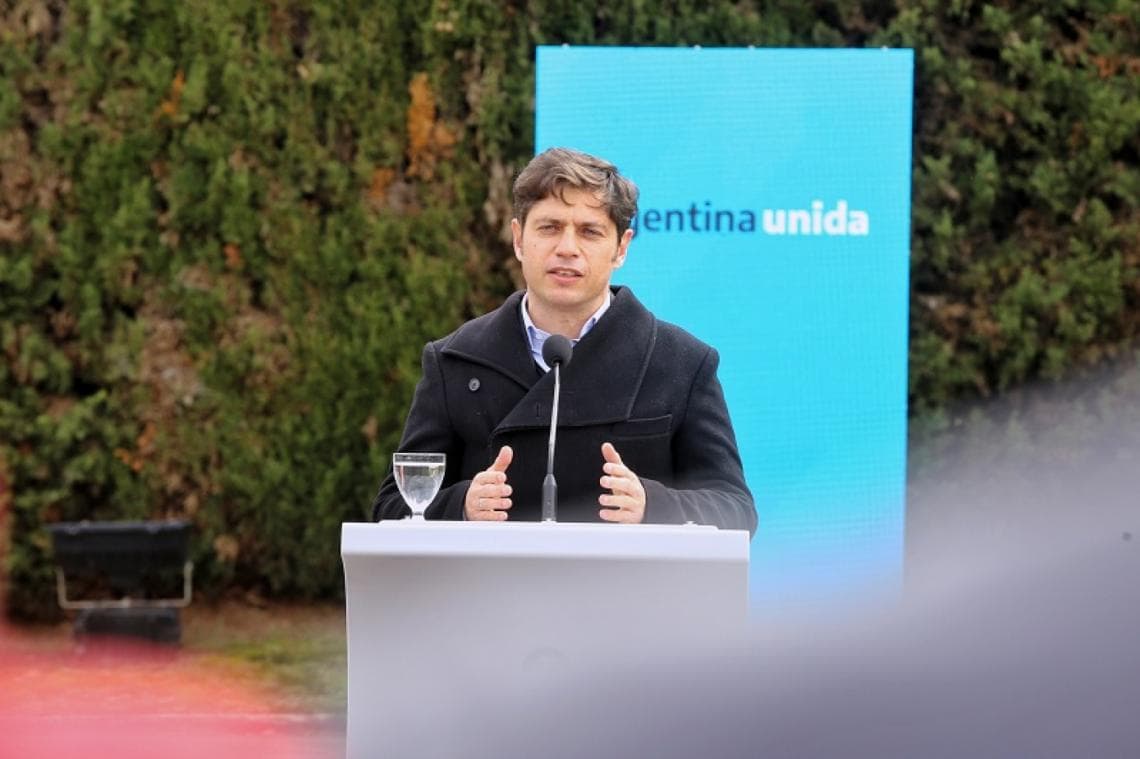 Axel Kicillof encabezó el acto por el 25 de mayo