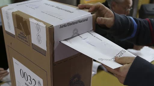 De Pedro abre hoy en el Senado el debate sobre la postergación de las elecciones