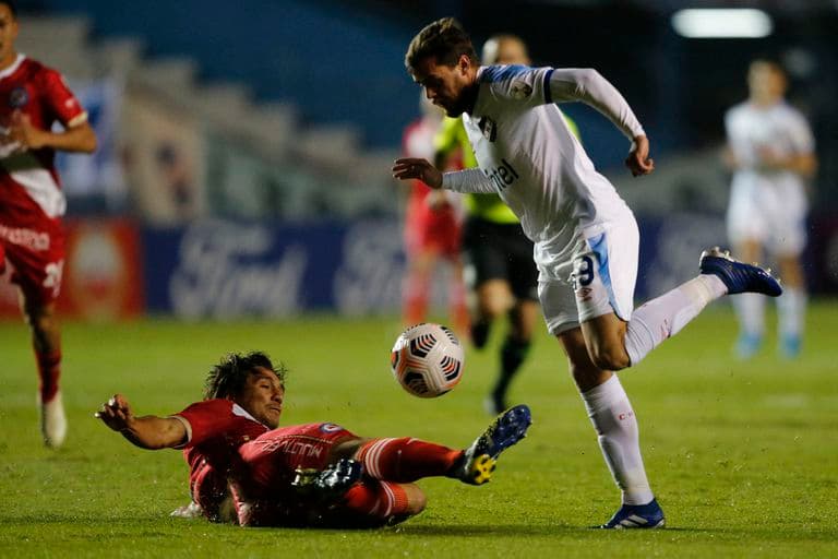 Nacional derrotó 2 a 0 Argentinos en la última fecha de la Fase de Grupos