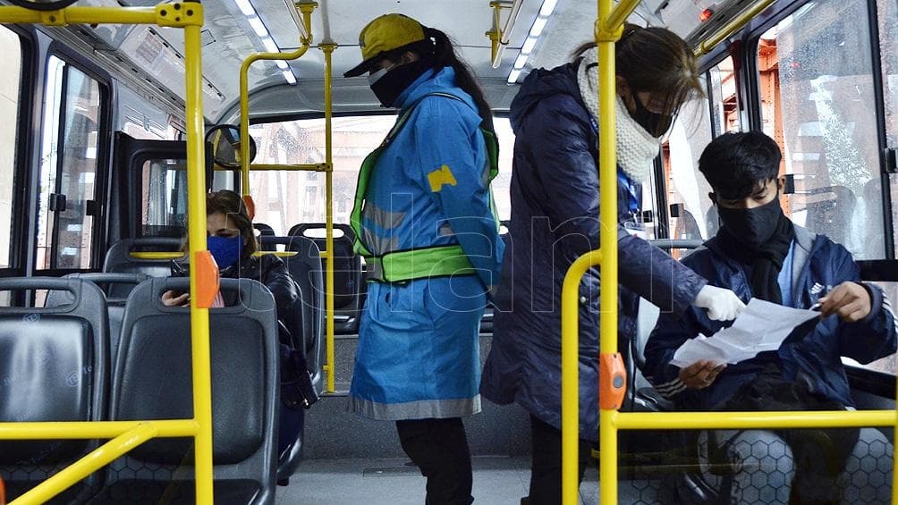 El titular de la CNRT informó que la circulación en transporte público bajó 50 %