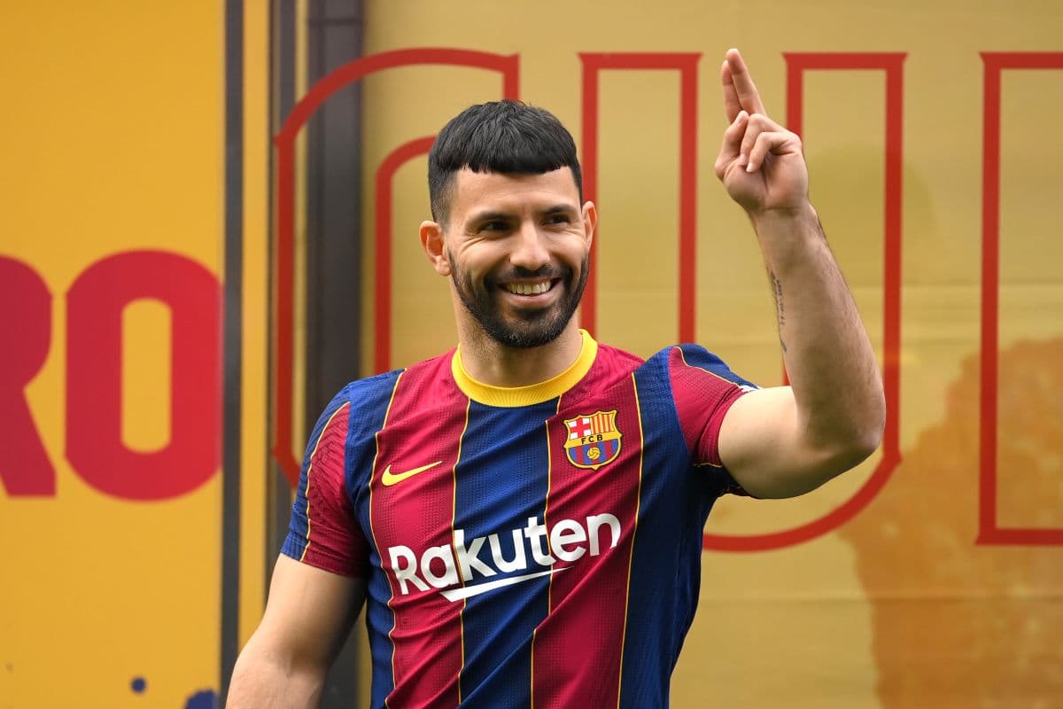 Agüero se suma al seleccionado argentino tras haber firmado con el Barcelona