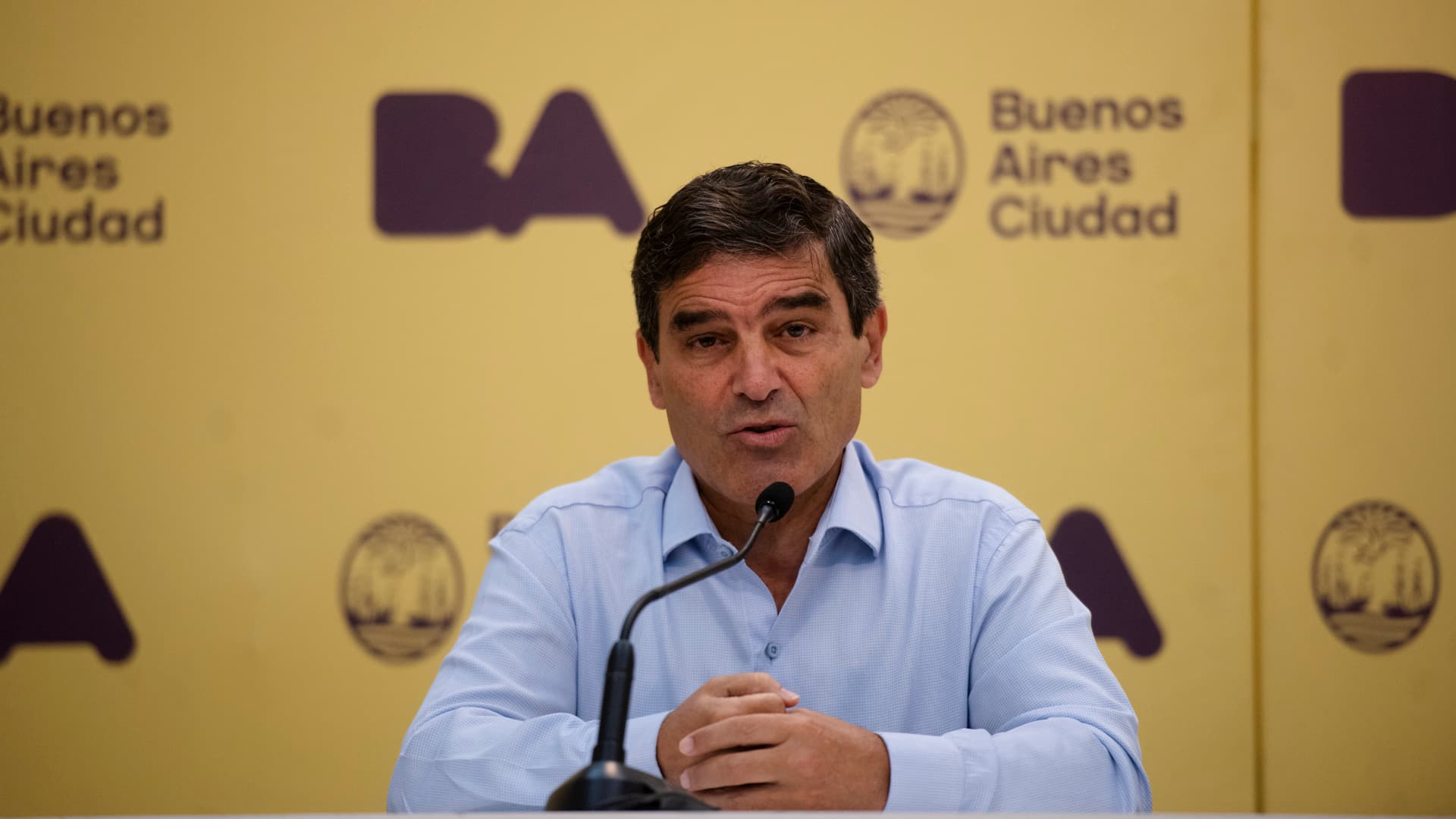 Fernán Quirós afirmó que se están aplicando entre 30 mil y 35 mil vacunas
