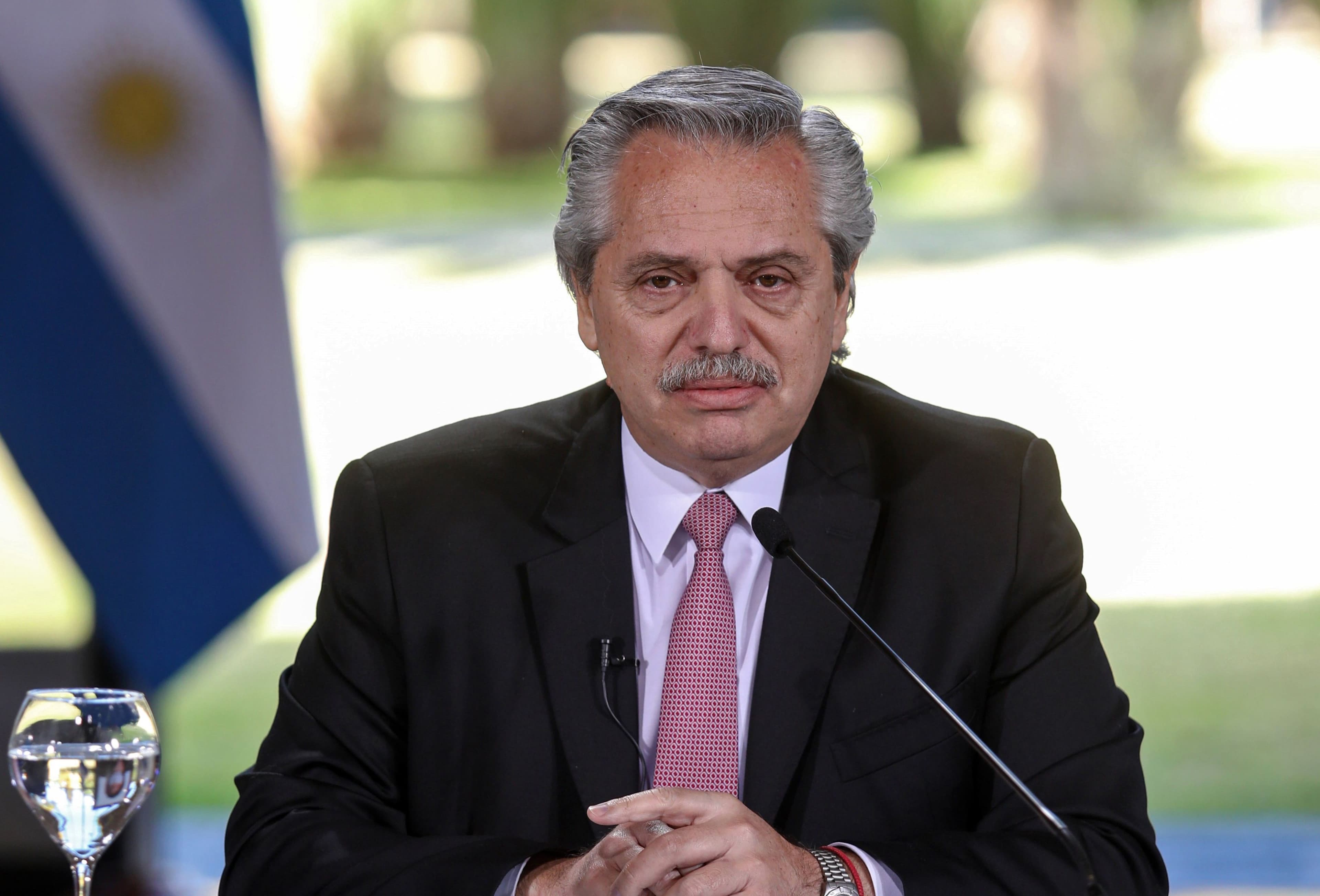 Alberto Fernández: «La vacunación es la puerta de entrada a la vida»