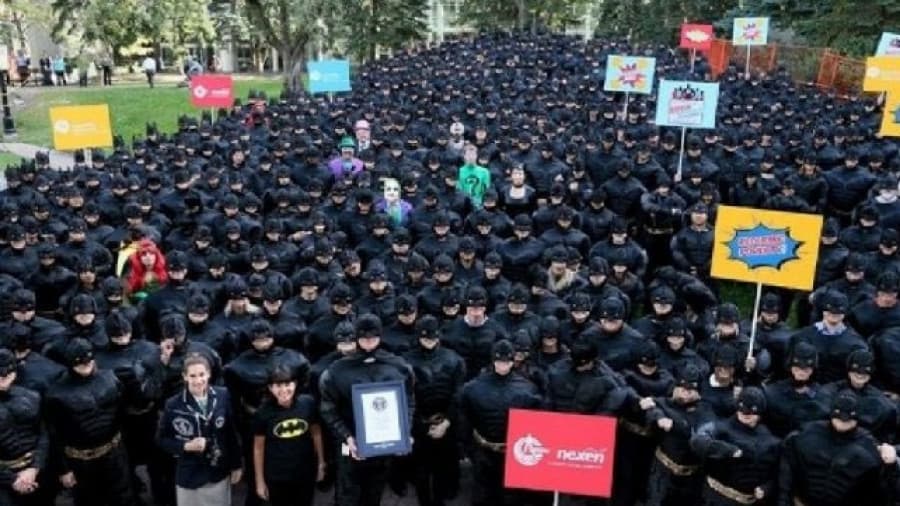 «Bati-récord»: 542 Batman se juntaron en Canadá y entraron en el Guiness