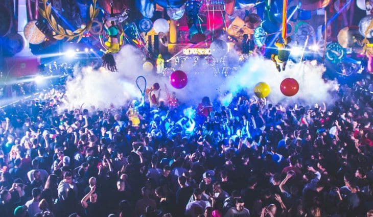Tras un año de cierre, los boliches y locales nocturnos reabren sus puertas en Madrid y Barcelona