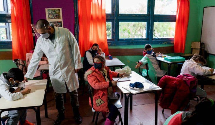 Las clases presenciales podrían suspenderse con temperaturas inferiores a 10 grados en escuelas sin estufas