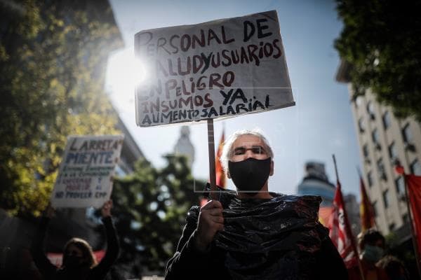 Trabajadores de la salud iniciaron un paro por 48 horas en reclamo de mejoras salariales