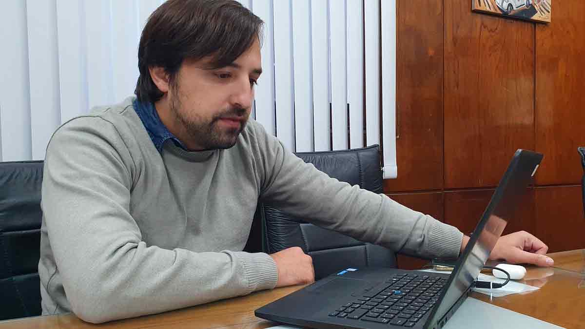 Kreplak: «Estamos siguiendo la evolución sanitaria de los que vienen del exterior»