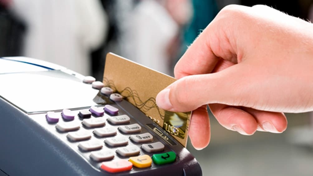 Se triplicó la cantidad de comercios que cobran con tarjetas en Argentina