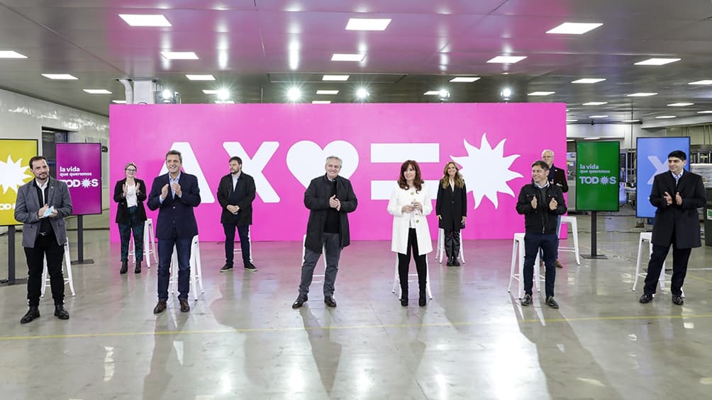 El Gobierno repudió los dichos de Macri y reclamó a la oposición «defender la democracia»