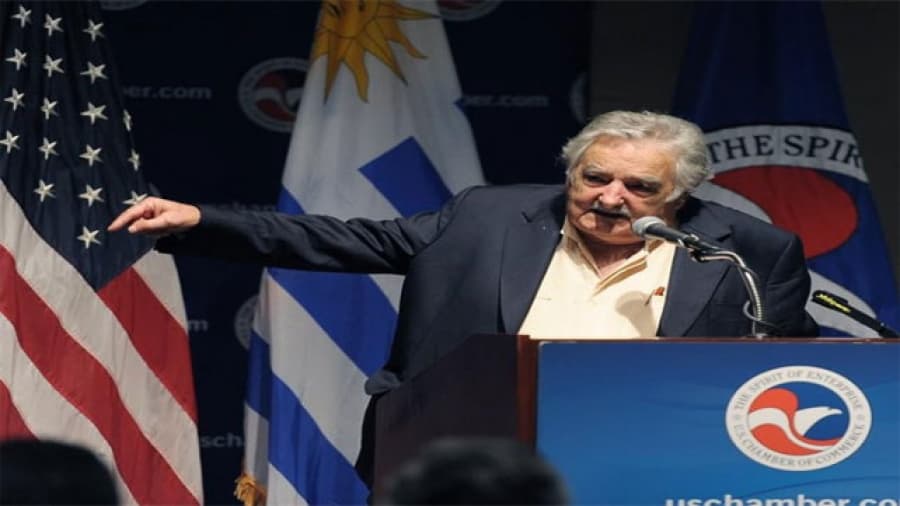 Mujica busca inversores en Finlandia para construir una nueva pastera