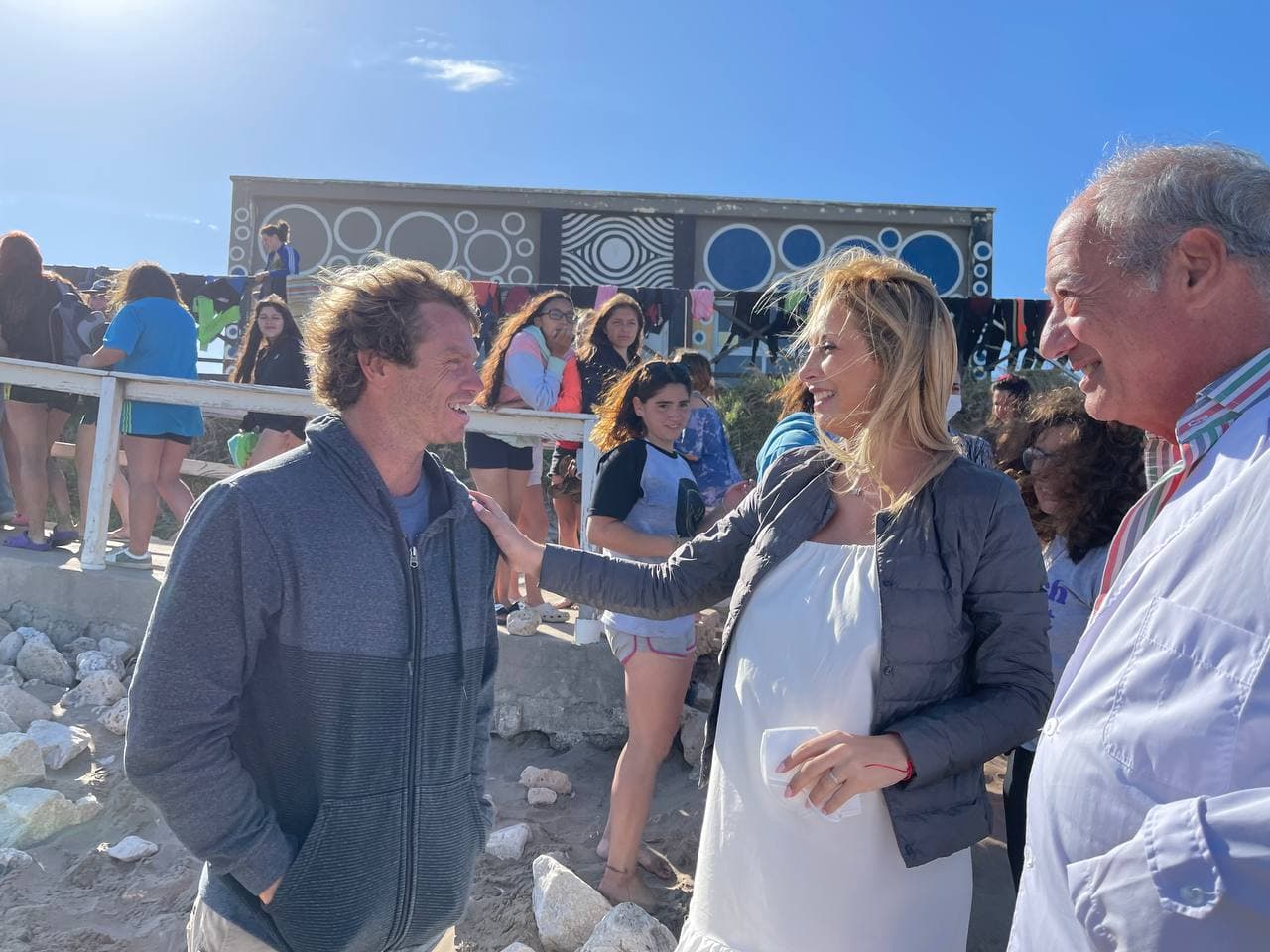 Fabiola Yáñez visitó la “Escuela de Mar y Playa” en Chapadmalal donde chicos del Barrio 31 conocieron el mar.