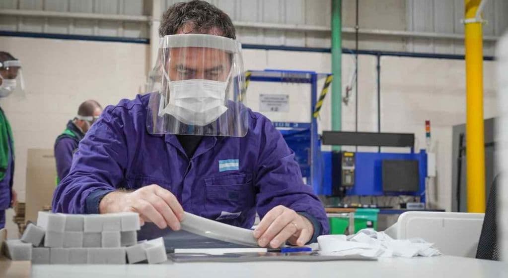 Covid: advierten fuerte aumento del ausentismo en industrias