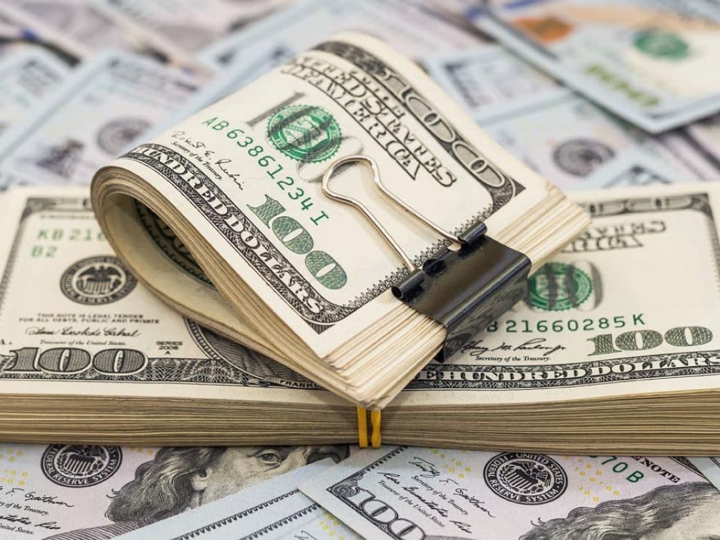 Nuevo dólar turista: cómo evitar el recargo del 25% para las compras superiores a los USD 300
