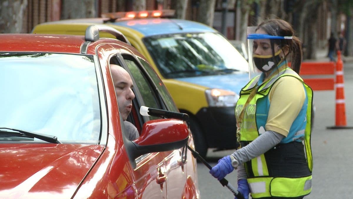 Ciudad: desde este martes serán inhabilitados los conductores que den positivo de alcoholemia