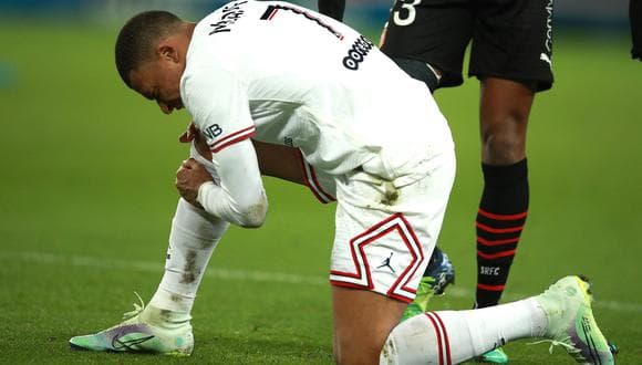 PSG, con un gol agónico y en un clima de protesta, le gana a Rennes