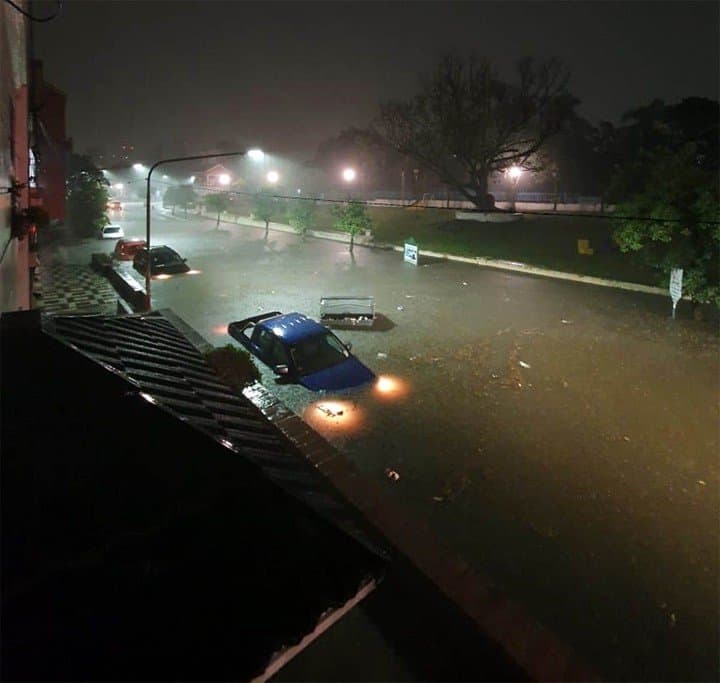 Tucumán sufrió una tormenta feroz: calles convertidas en ríos y al menos 120 evacuados