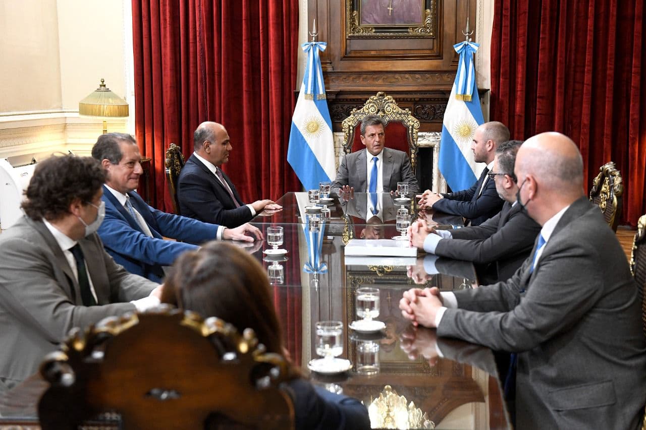 Massa junto a Guzmán y Manzur de cara al arranque del acuerdo con el FMI