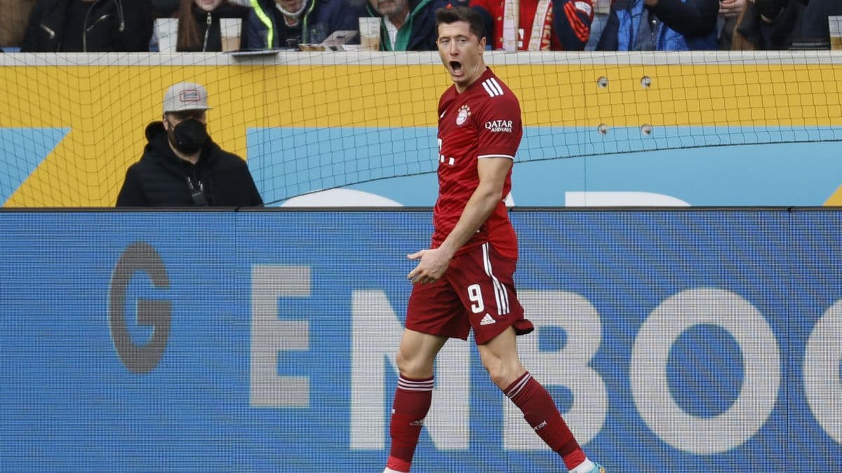 Lewandowski recibió una oferta de ocho millones de euros por año del Barcelona