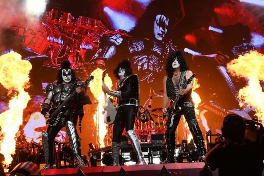 Kiss en el Campo de Polo, la ceremonia inoxidable